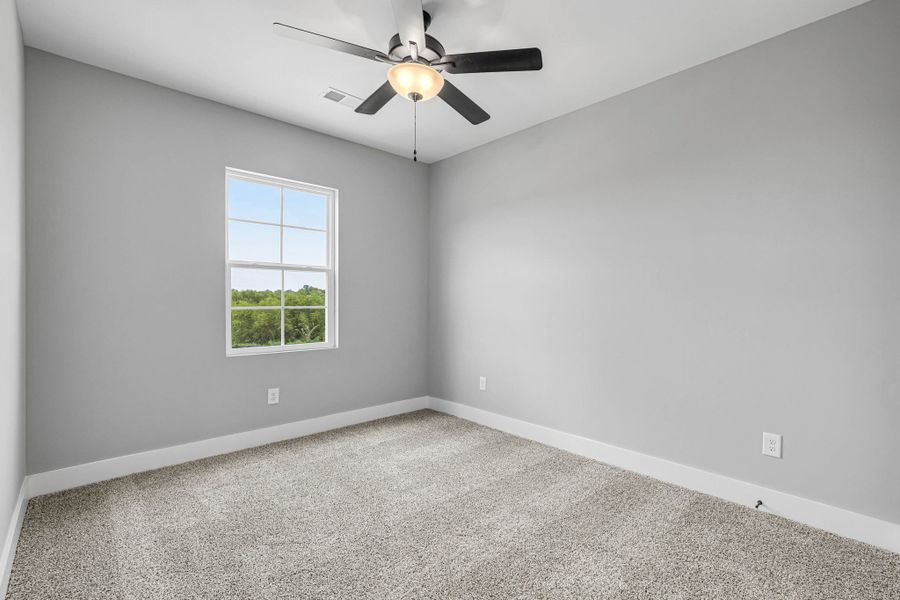 Representative unfurnished interior of a home built from the Colin by Horizon Construction and Development in The Village at Bonnie Oaks, Lebanon (Image 21).