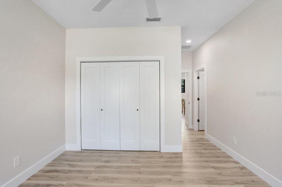 Spacious, unfurnished interior of a new home in , Tampa (Image 14).