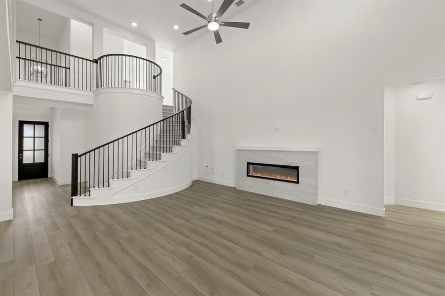 08. 1232 Eclipse - Family (3) 08. 1232 Eclipse - Family (3)