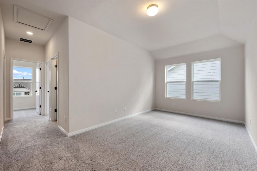 Spacious, unfurnished interior of a new home in Cannon Ranch, Dripping Springs (Image 16).