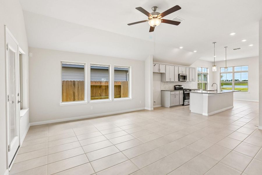 Spacious, unfurnished interior of a new home in Aldeana, Bonney (Image 34).