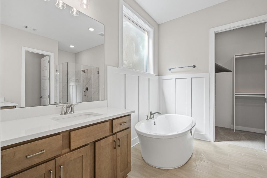 Furnished interior view inside a new home in Lockwood, Collierville (Image 11).