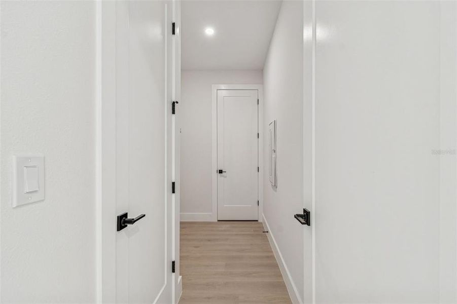 Spacious, unfurnished interior of a new home in , Tampa (Image 66).