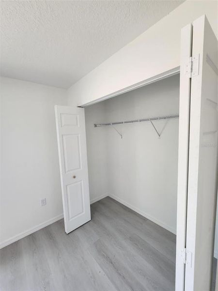 Spacious, unfurnished interior of a new home in , Dunnellon (Image 7).