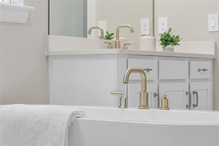 Close-up of interior finishes inside a home in Fire Creek, Gotha (Image 21). Close-up of interior finishes inside a home in Fire Creek, Gotha (Image 21).