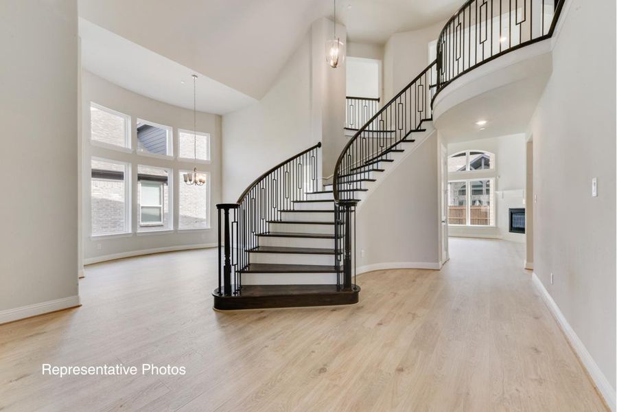 Representative unfurnished interior of a home built from the Hartford V by Grand Homes in Somercrest, Midlothian (Image 12).