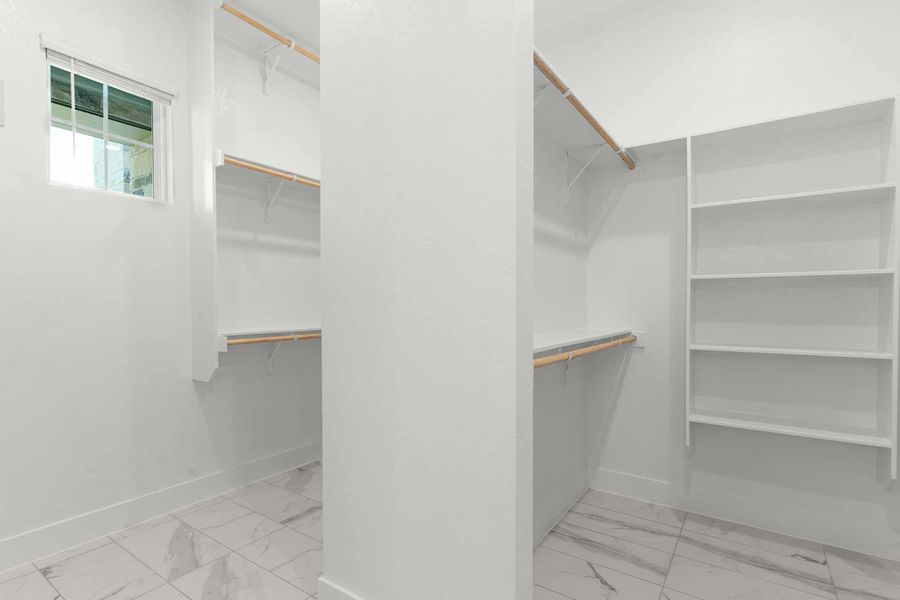 Spacious, unfurnished interior of a new home in Feathergrass, Florence (Image 27).