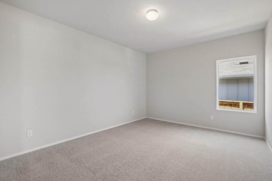 Spacious, unfurnished interior of a new home in Cloverleaf, Austin (Image 19).