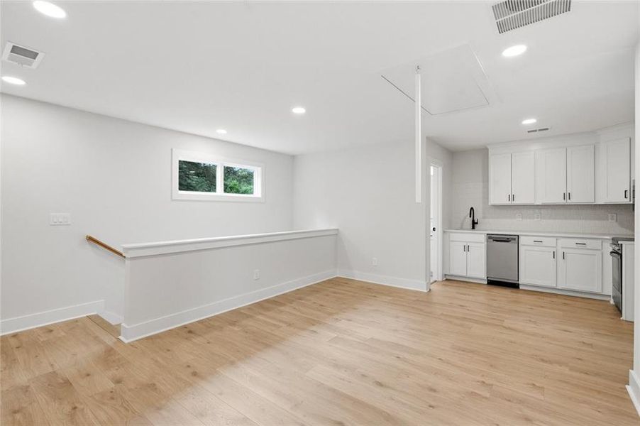Spacious, unfurnished interior of a new home in , Marietta (Image 34).