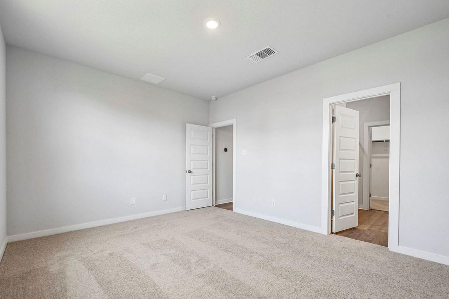 Spacious, unfurnished interior of a new home in Eastwood at Sonterra, Jarrell (Image 25). Spacious, unfurnished interior of a new home in Eastwood at Sonterra, Jarrell (Image 25).