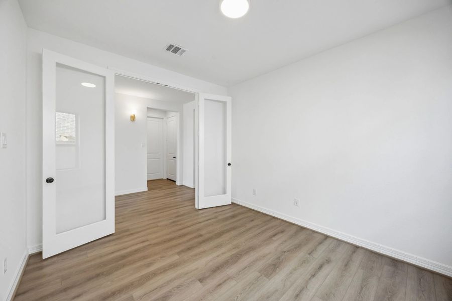 Spacious, unfurnished interior of a new home in Westland Ranch, League City (Image 15).