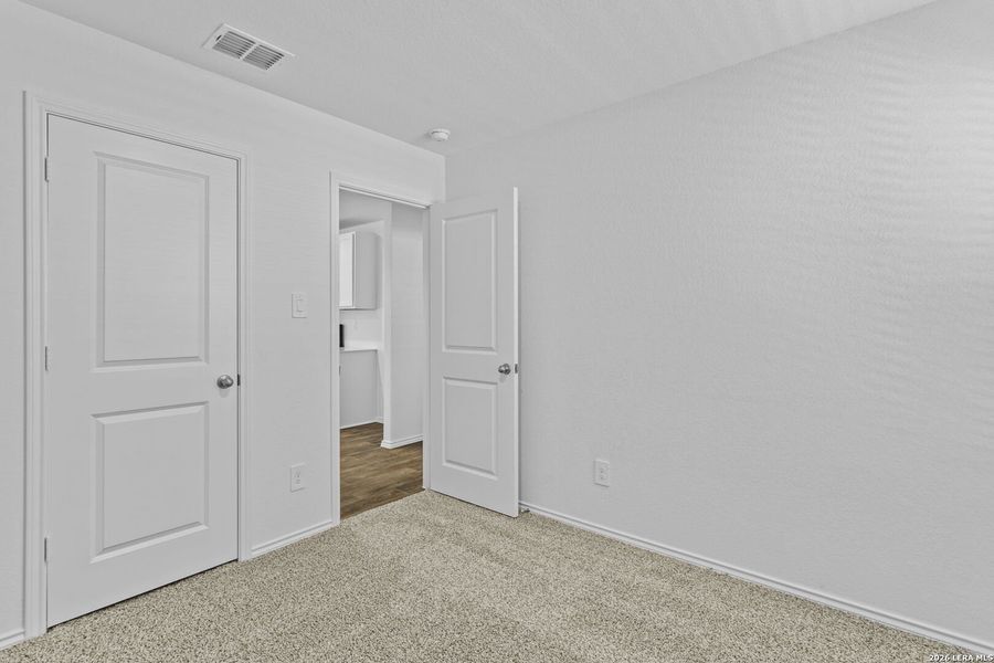 Spacious, unfurnished interior of a new home in Preserve at Medina, Von Ormy (Image 14).