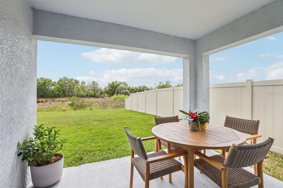 Exterior details and patio area of a home in North Park Isle, Plant City (Image 3).