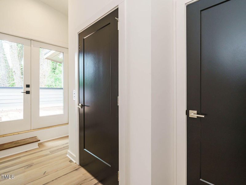 027-1280x960-landing