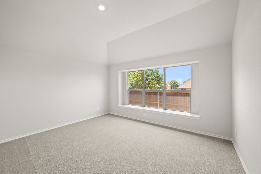Spacious, unfurnished interior of a new home in Pirate Village, Granbury (Image 18).