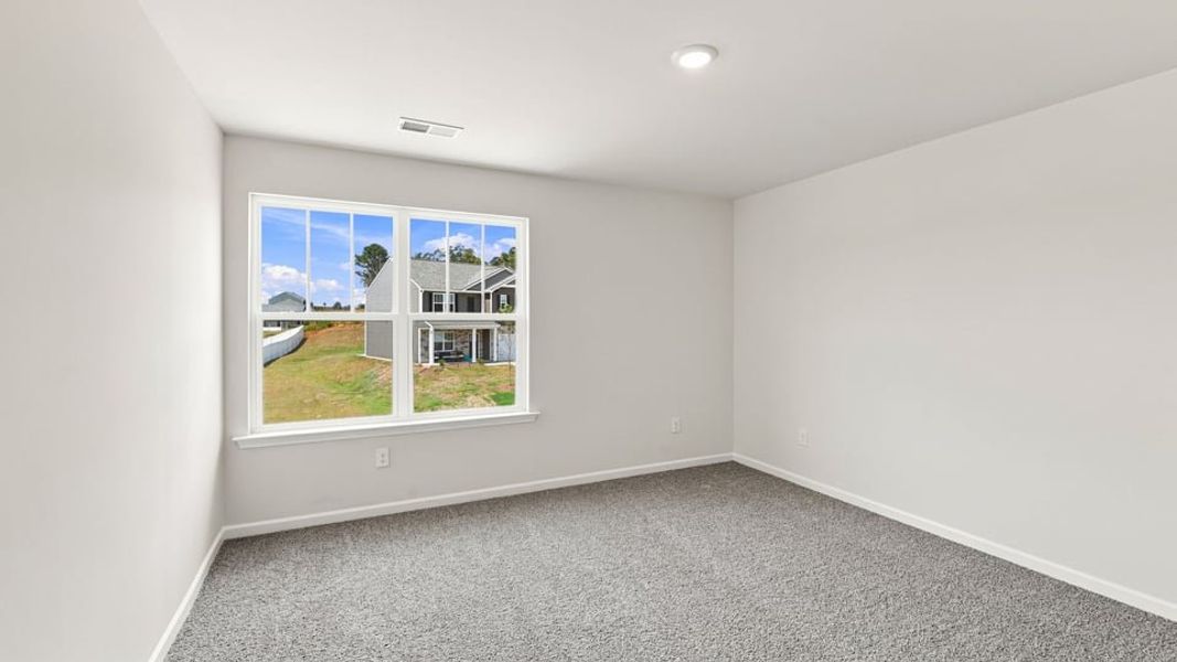Spacious, unfurnished interior of a new home in Chestnut Ridge, Greenville (Image 30).