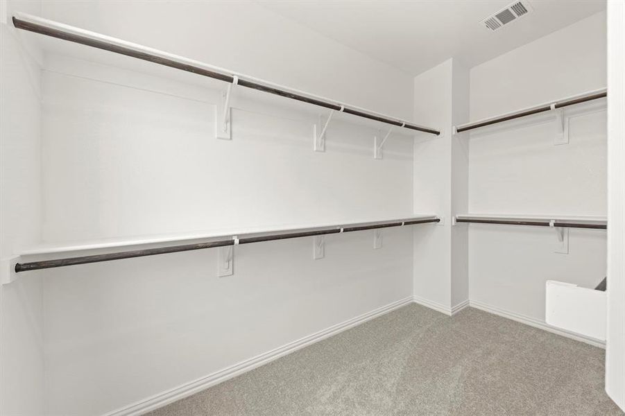 24. 1029 Concan - Closet