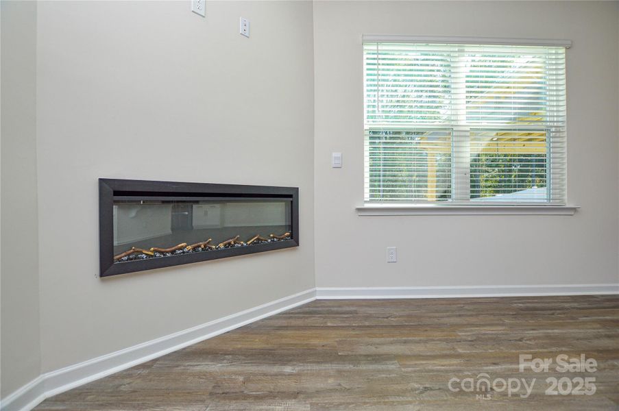 Spacious, unfurnished interior of a new home in Fergus Crossing, York (Image 16).