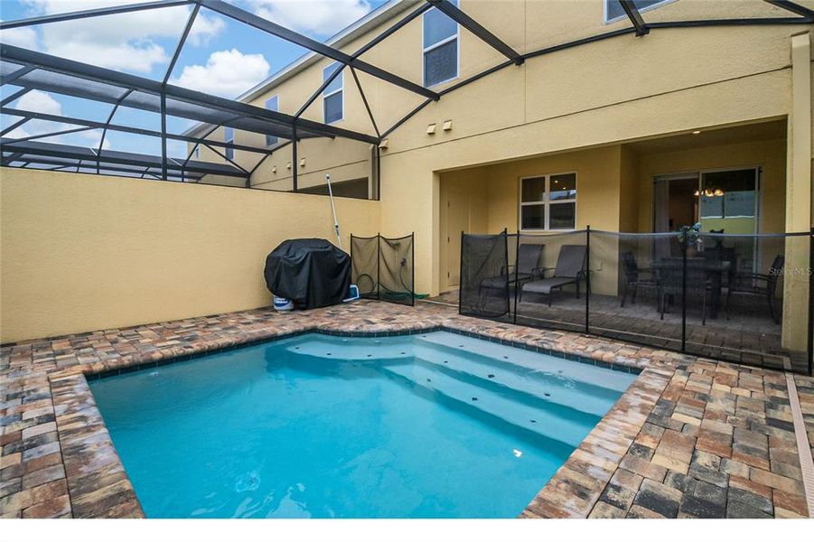 Exterior details and patio area of a home in , Kissimmee (Image 27).