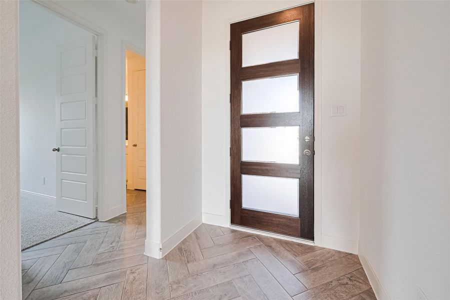 Spacious, unfurnished interior of a new home in Lago Mar, Texas City (Image 34).