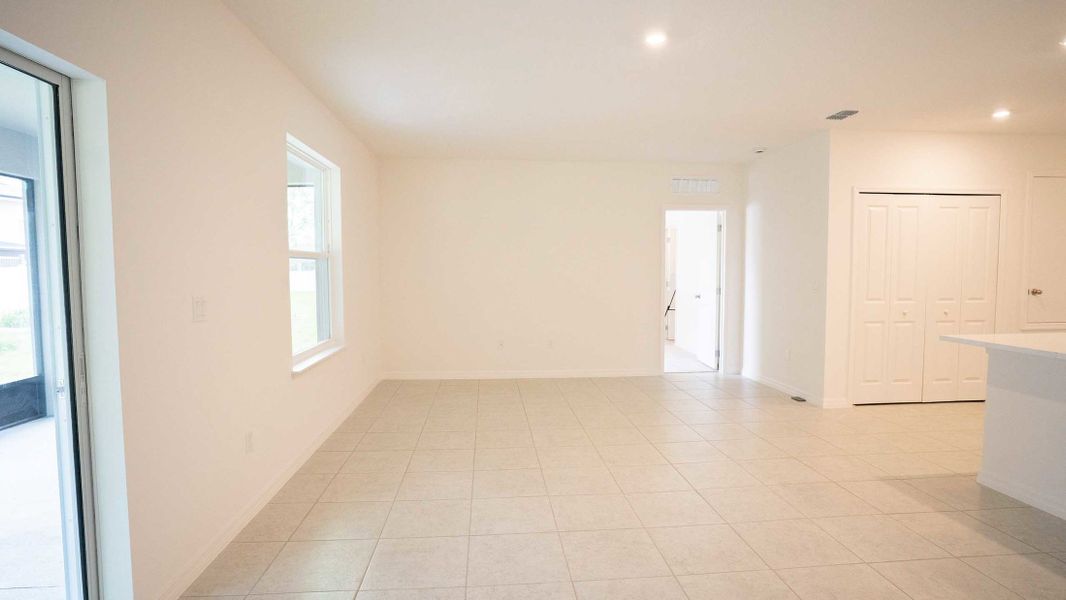 Representative unfurnished interior of a home built from the Magnolia by Maronda Homes in Vero Lake Estates, Sebastian (Image 13).