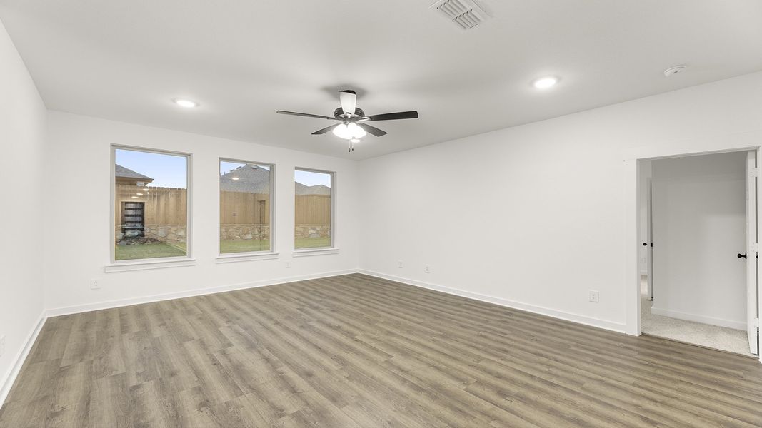 Spacious, unfurnished interior of a new home in The Oaks, Red Oak (Image 17). Spacious, unfurnished interior of a new home in The Oaks, Red Oak (Image 17).