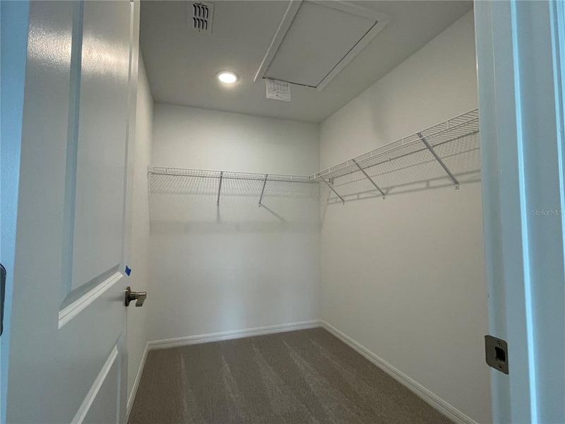 Spacious, unfurnished interior of a new home in Seasons at Big Sky, Kissimmee (Image 15).