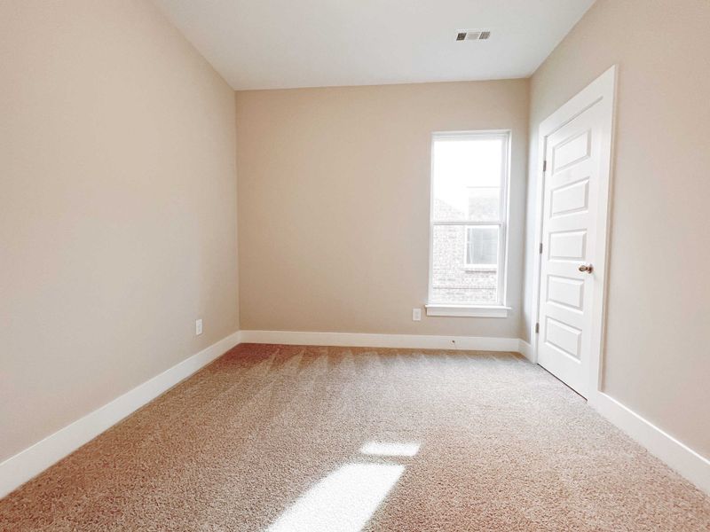 Spacious, unfurnished interior of a new home in Westfield Garden Homes, Gallatin (Image 9).