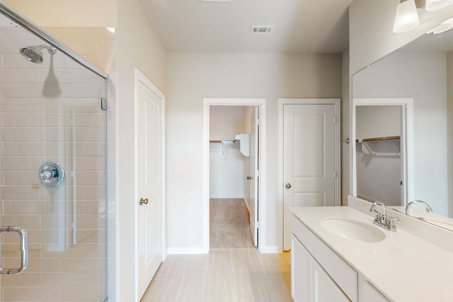 Owner's Bathroom Owner's Bathroom