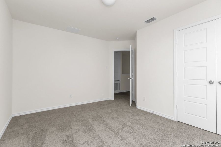 Spacious, unfurnished interior of a new home in Knox Ridge, Converse (Image 13).