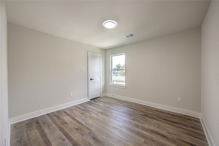 Spacious, unfurnished interior of a new home in , Houston (Image 17).