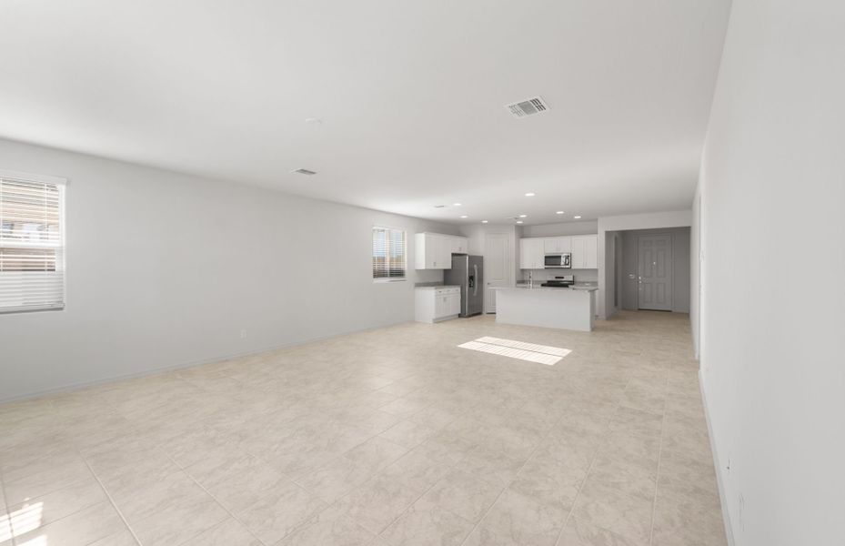Spacious, unfurnished interior of a new home in Alamar, Avondale (Image 25). Spacious, unfurnished interior of a new home in Alamar, Avondale (Image 25).