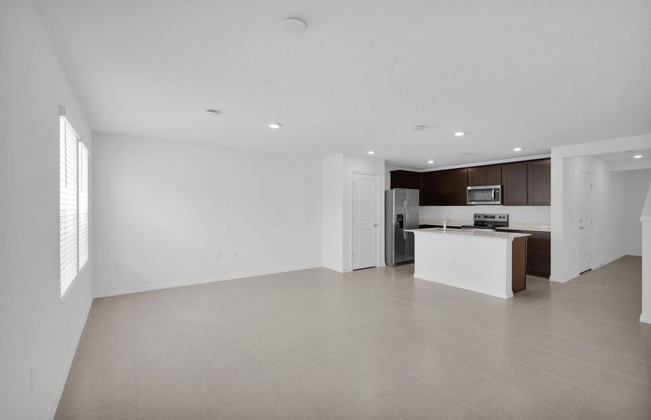 Spacious, unfurnished interior of a new home in Normandy Pines, Jacksonville (Image 13).