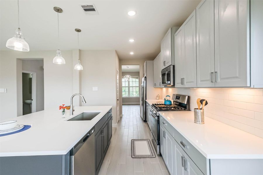 Furnished interior view inside a new home in , Fresno (Image 6).