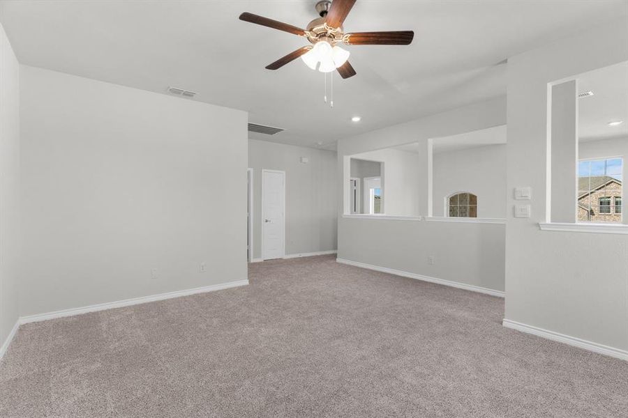 Spacious, unfurnished interior of a new home in , Aubrey (Image 22).