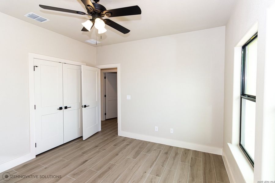 Spacious, unfurnished interior of a new home in , Marion (Image 16).