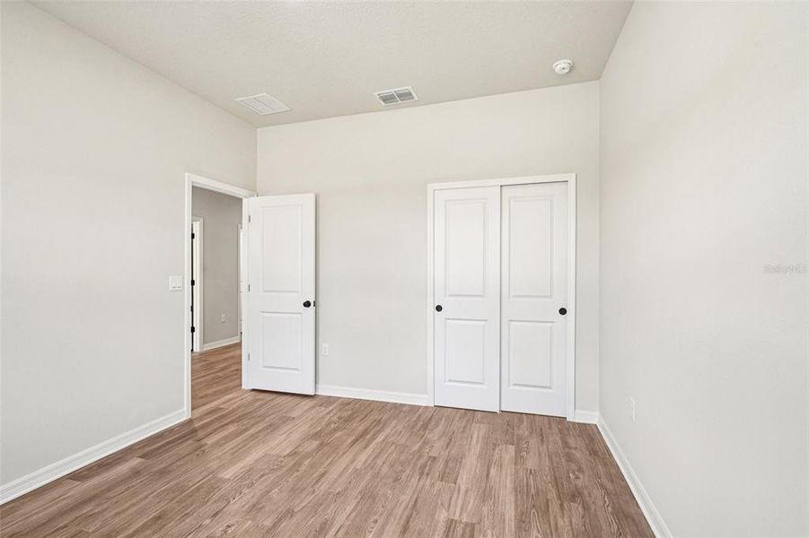 Spacious, unfurnished interior of a new home in , Ocala (Image 15).