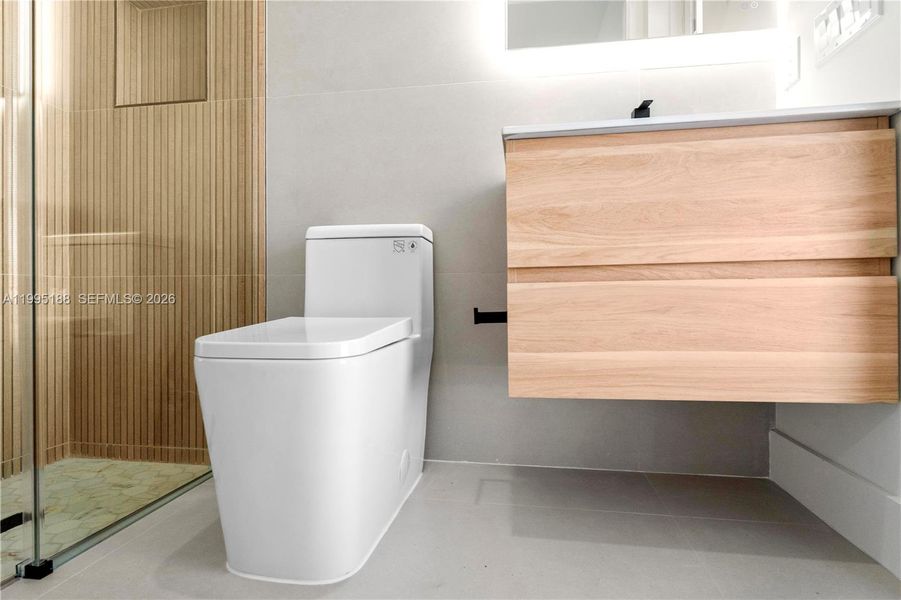 Furnished interior view inside a new home in , Cape Coral (Image 13).