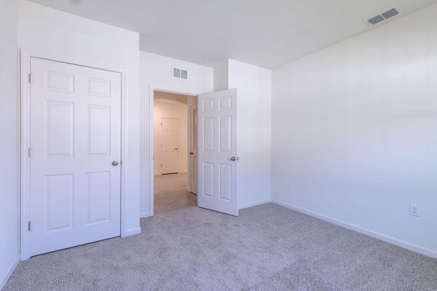 Spacious, unfurnished interior of a new home in , Port St. Lucie (Image 15).