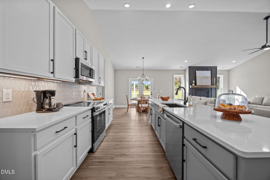 32-web-or-mls-2N6A4013