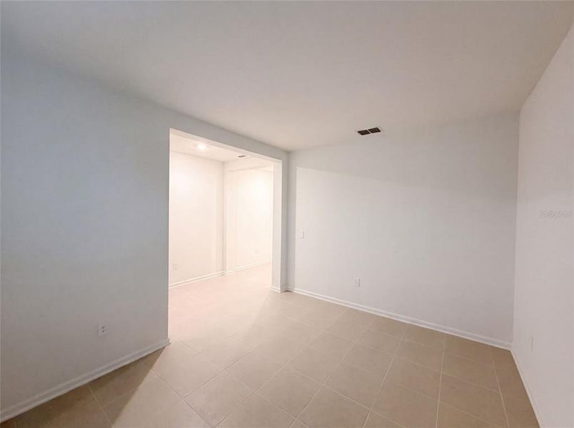 Spacious, unfurnished interior of a new home in Meadow Pointe, Groveland (Image 33).