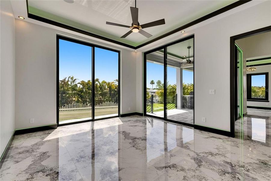 Spacious, unfurnished interior of a new home in , Apollo Beach (Image 66).