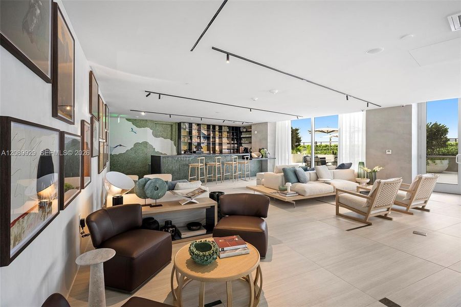 Community amenities in , Miami (Image 36).