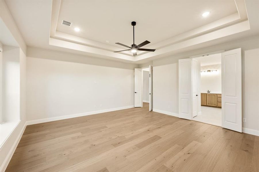 Spacious, unfurnished interior of a new home in Sunrise at Garden Valley 60-79, Waxahachie (Image 28).