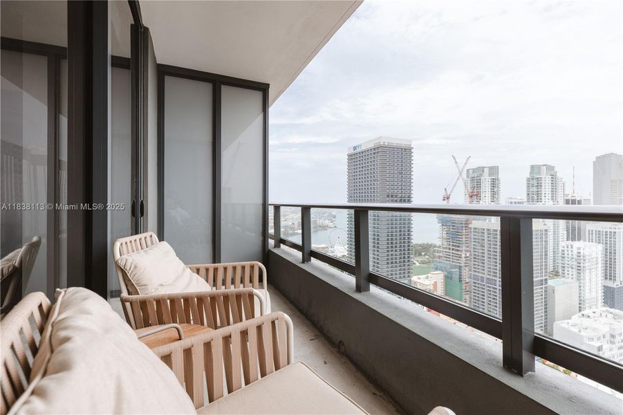 Exterior details and patio area of a home in Gale Hotel & Residences Miami (former Natiivo), Miami (Image 22).