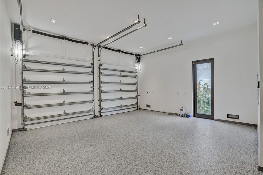 Spacious, unfurnished interior of a new home in , Miami Shores (Image 55).