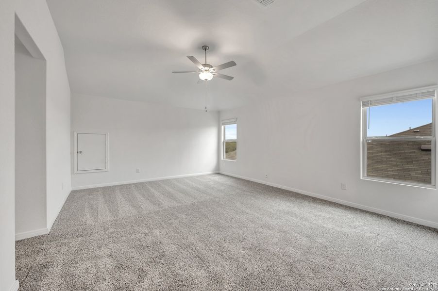 Spacious, unfurnished interior of a new home in Paloma Park, Converse (Image 21).