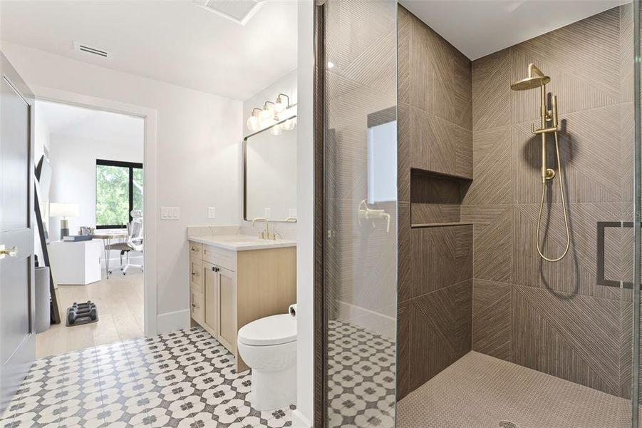 Furnished interior view inside a new home in , Gotha (Image 30).