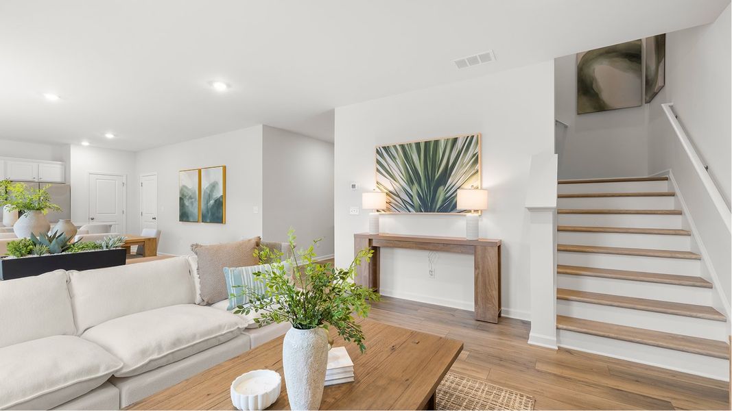 7653 Portland Family 2of3 F1 Base2 081225