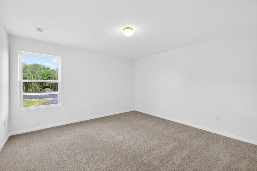 Spacious, unfurnished interior of a new home in White Oak Creek Crossing, Angier (Image 23).